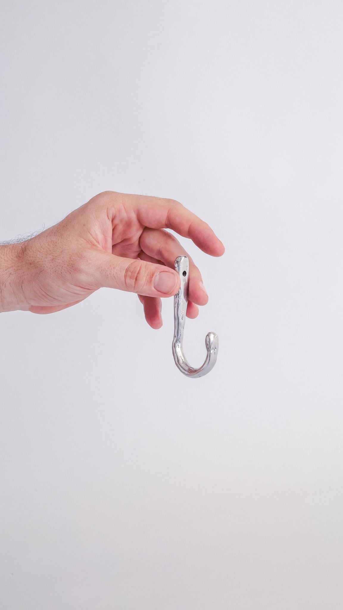 GANCHO MACIÇO DE ALUMÍNIO