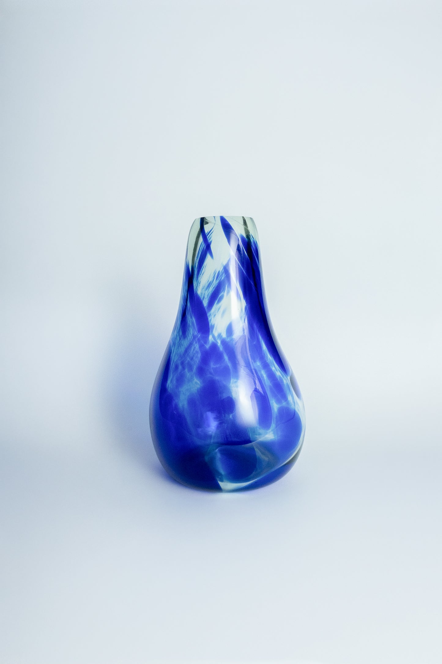 VASO DE VIDRO SOPRADO AZUL