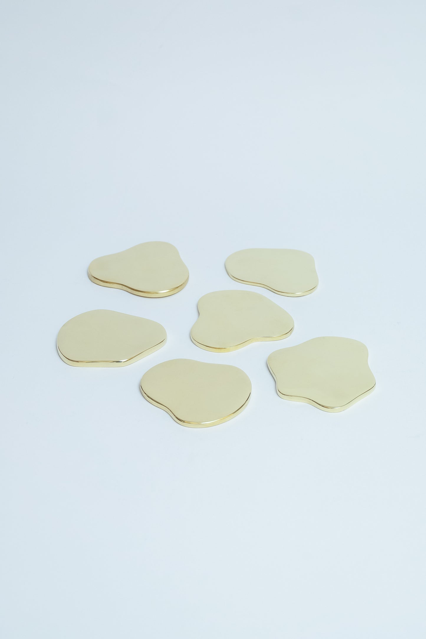 CONJUNTO PORTA-COPOS DE LATÃO