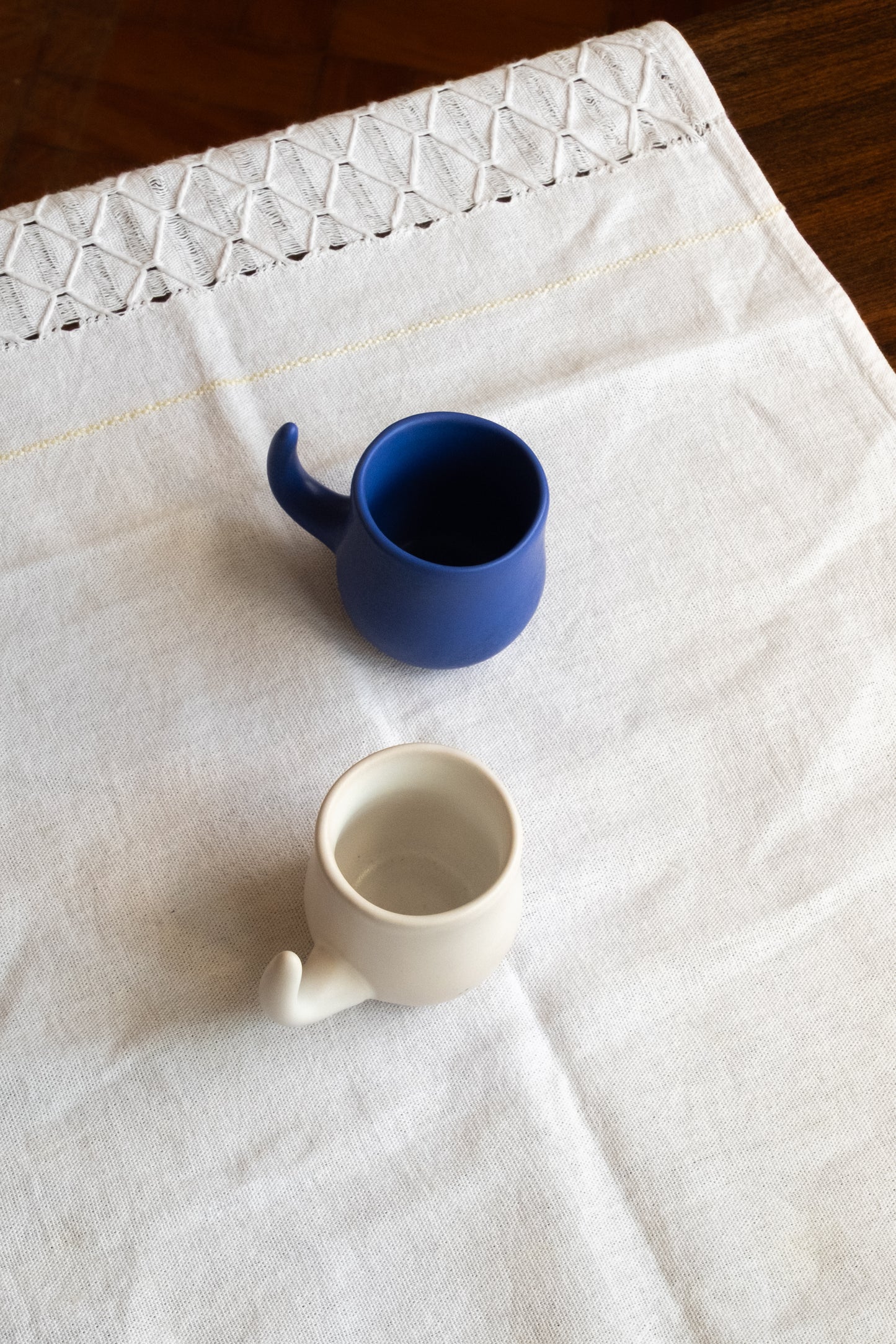 XÍCARA DE CERÂMICA CHIFRE AZUL